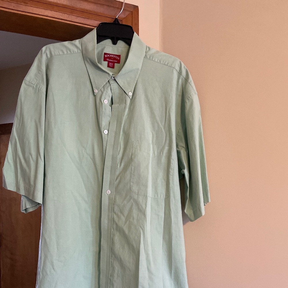 Men’s button down short sleeve shirt